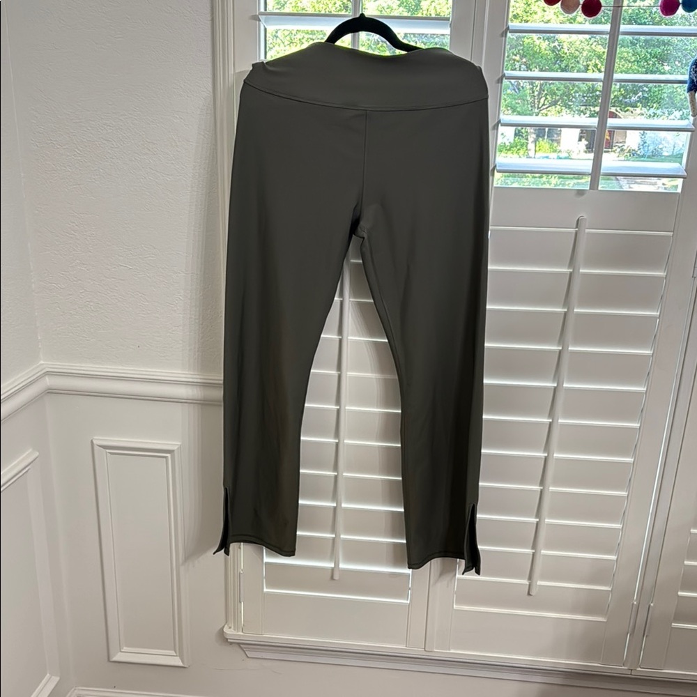 Women's Olive Leggings